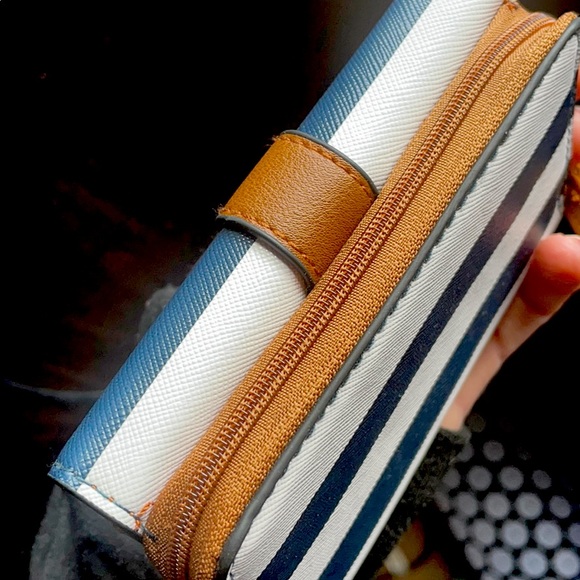 Wallet - Picture 3 of 5